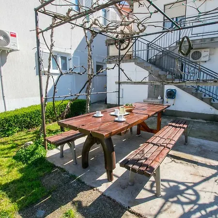 Guido Close From The Beach Apartment Pjescana Uvala