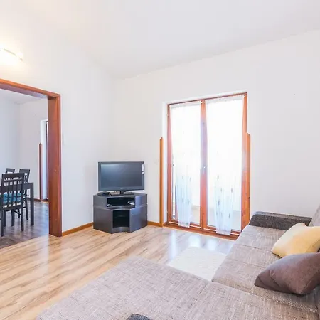 Guido Close From The Beach Apartment Pjescana Uvala